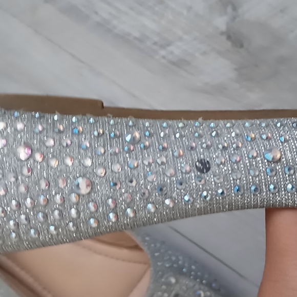 Chase and Chloe Kids Rhinestones Shoes.Size 1 - Picture 3 of 4